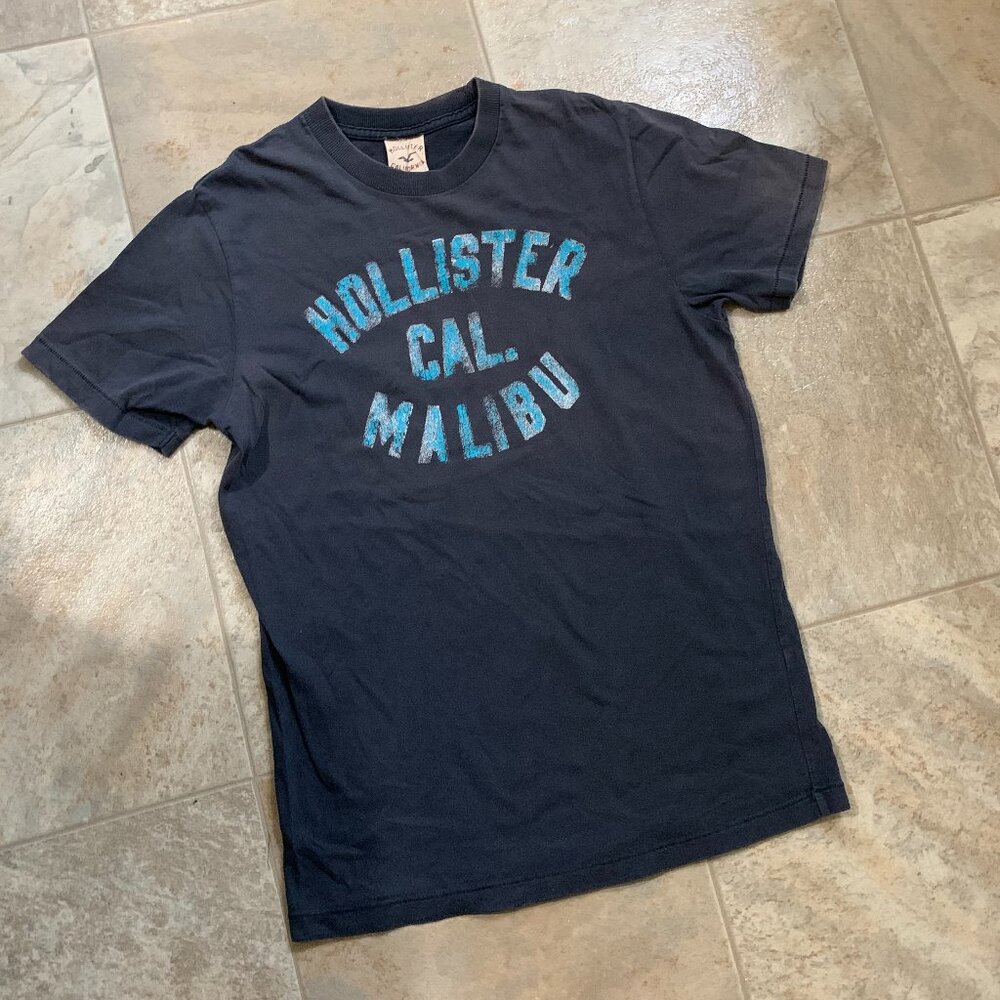 hollister tee